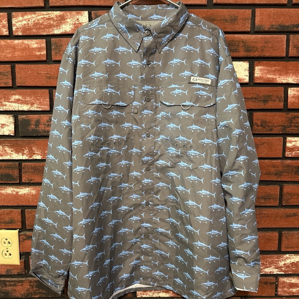 Realtree men’s fishing shirt all over print button down vented